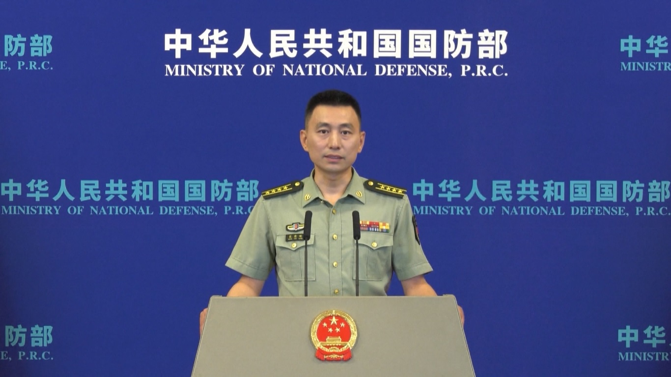 Mereka membahas tentang ancaman keamanan yang dihadapi kawasan ASEAN