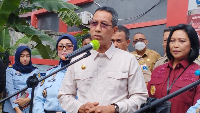 Upaya penertiban 'sarang' LGBT di Hutan Kota Cawang