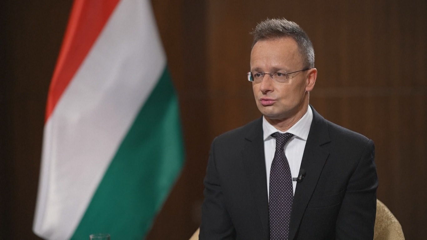 Szijjarto mengatakan vaksin Tiongkok datang ke Hungaria pada saat yang paling sulit