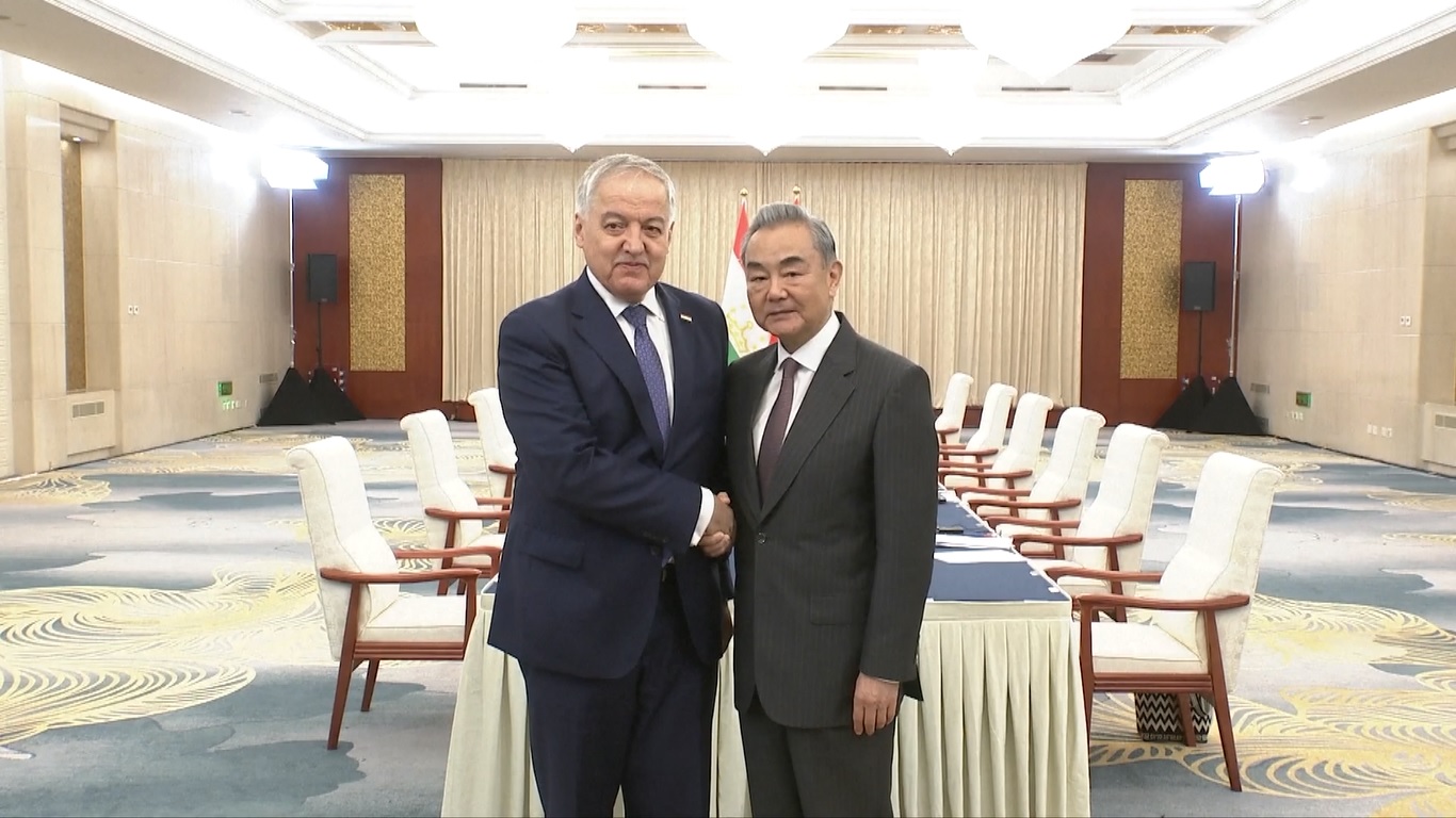 Menlu Tiongkok Bertemu dengan Menlu Tajikistan