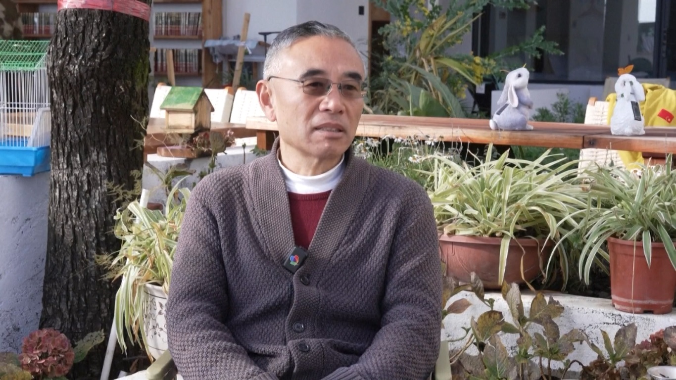 Perpaduan unik antara keindahan alam dan kekayaan budayanya menjadikannya tempat yang sangat diminati bagi mereka yang mencari suasana yang berbeda