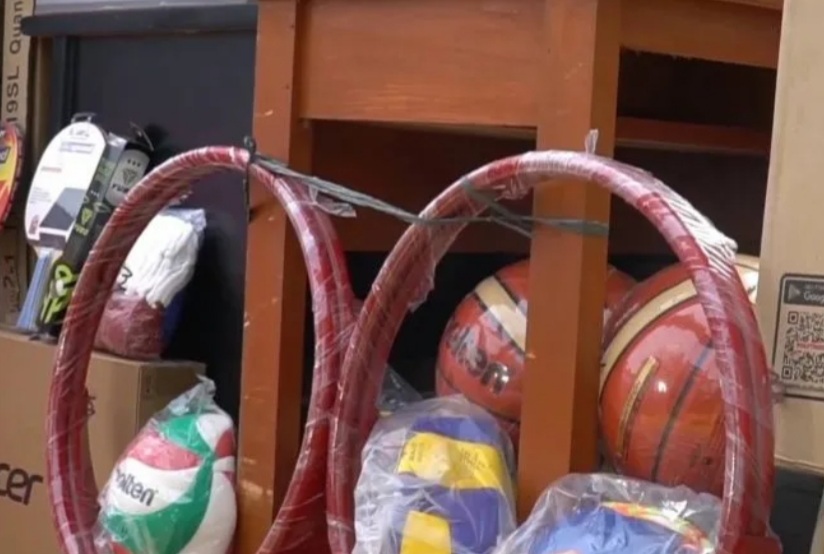 Kedutaan Besar Tiongkok di Indonesia telah menyumbangkan barang-barang dan material untuk perbaikan kondisi sekolah dan masjid kepada warga yang bertempat tinggal di sekitar sepanjang rel Kereta Cepat Jakarta-Bandung