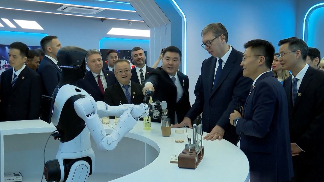 Presiden Serbia Memuji Perkembangan Pesat Tiongkok di Bidang Robotika