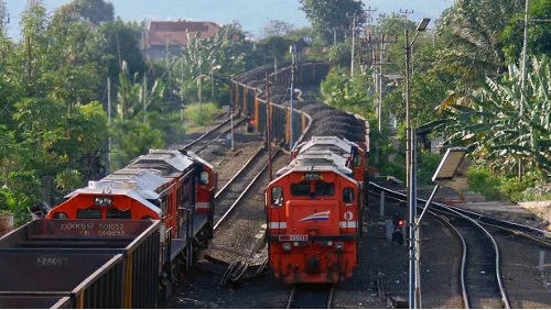 Angkutan barang dengan kereta api juga lebih mendukung efisiensi biaya logistik