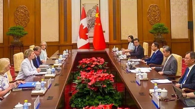 Kanada menegaskan kembali kebijakan satu Tiongkok ketika Menteri Luar Negeri Tiongkok Wang Yi dan mitranya dari Kanada