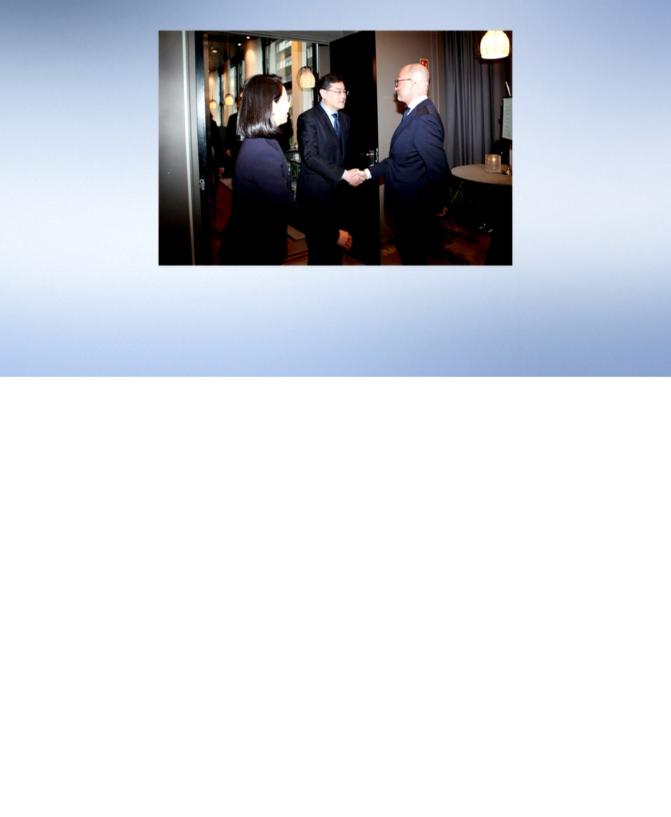 Dalam pertemuan dengan perwakilan komunitas bisnis Norwegia di Oslo