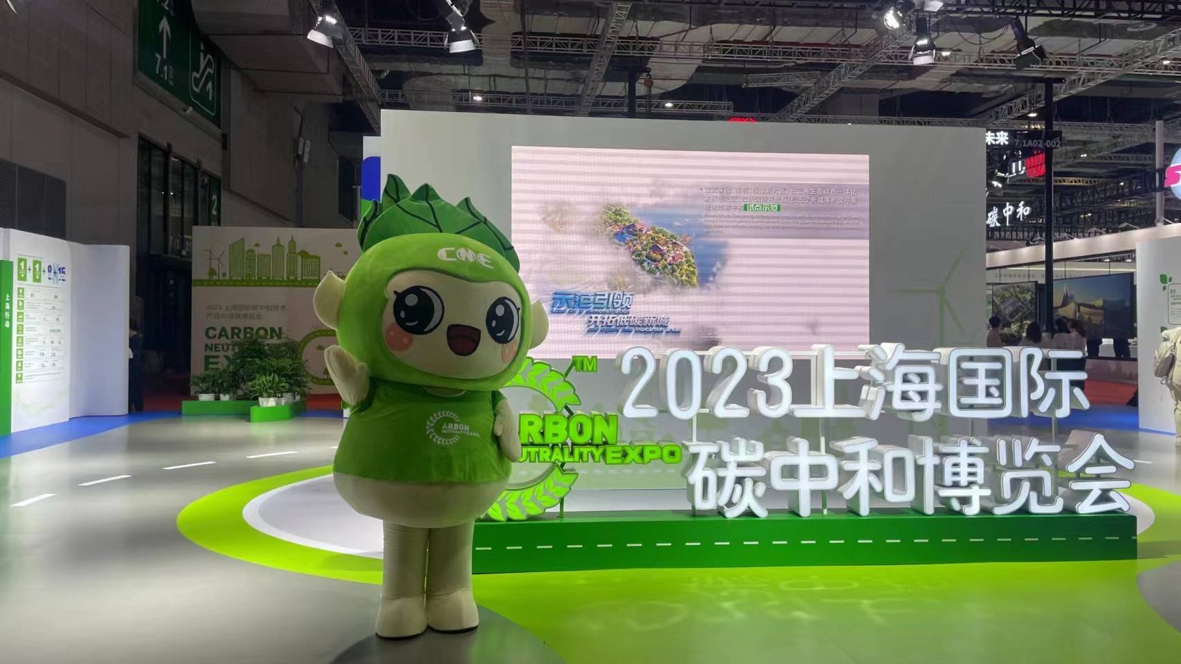 Semua warga negara didorong untuk membeli produk ramah lingkungan daripada produk sekali pakai