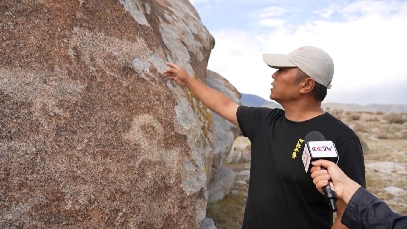 Penelitian dan pelestarian sekelompok lukisan batu ini sedang berlangsung di Prefektur Otonomi Mongolia Bortala di Xinjiang
