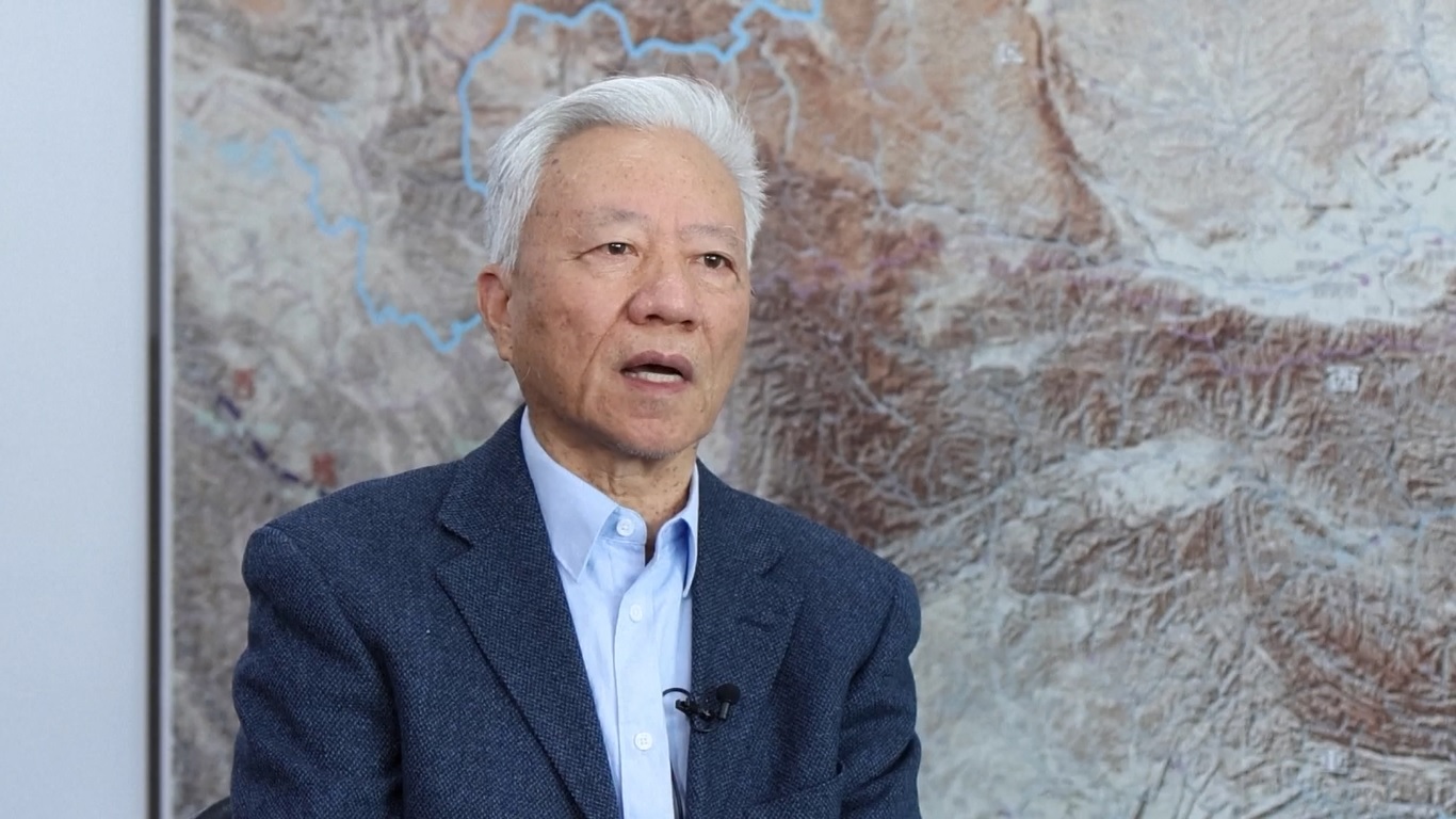 Proyek yang terbesar di dunia ini menghubungkan daerah aliran sungai utama di Tiongkok