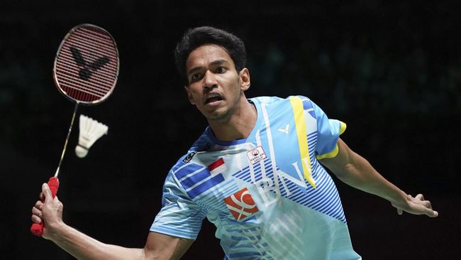 Chico Aura Dwi Wardoyo menelan kekalahan saat menghadapi Li Shi Feng di babak pertama Australia Open 2022