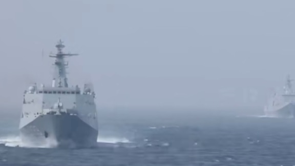 Tindakan tersebut terjadi di tengah upaya berkelanjutan Filipina untuk mengajak negara-negara di luar kawasan untuk melakukan apa yang disebut patroli gabungan