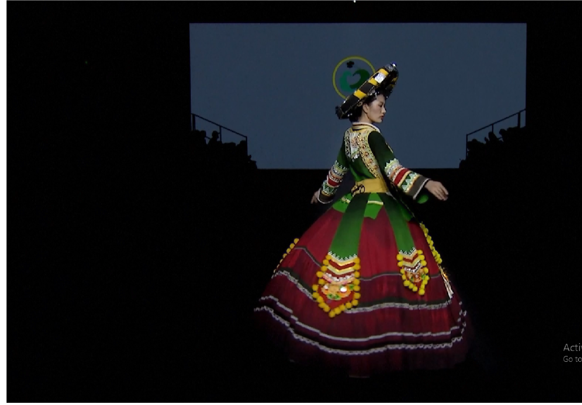 Unsur Budaya Tiongkok Bersinar di Pekan Mode Internasional Tiongkok 2025