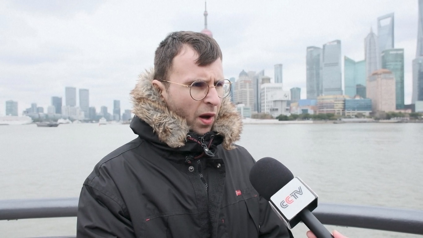 Pria Prancis berusia 26 tahun itu juga mencatat bahwa foto-foto ini diambil oleh kakeknya