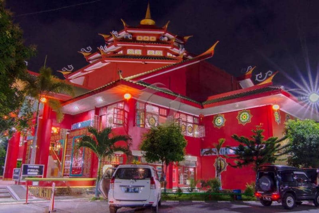 Nama Masjid ini terinspirasi dari nama Laksamana Cheng Ho