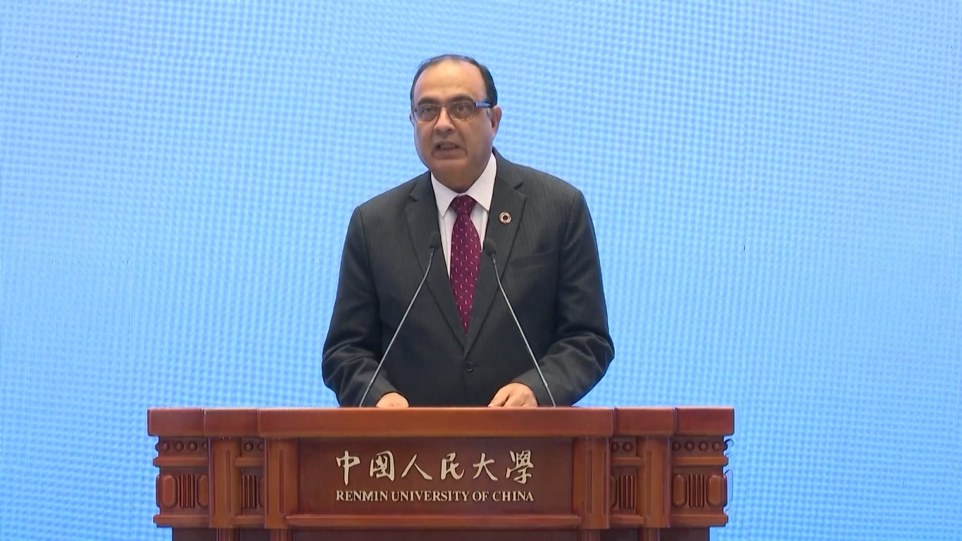 Di dunia yang dihadapkan pada berbagai tantangan besar termasuk perubahan iklim dan krisis geopolitik