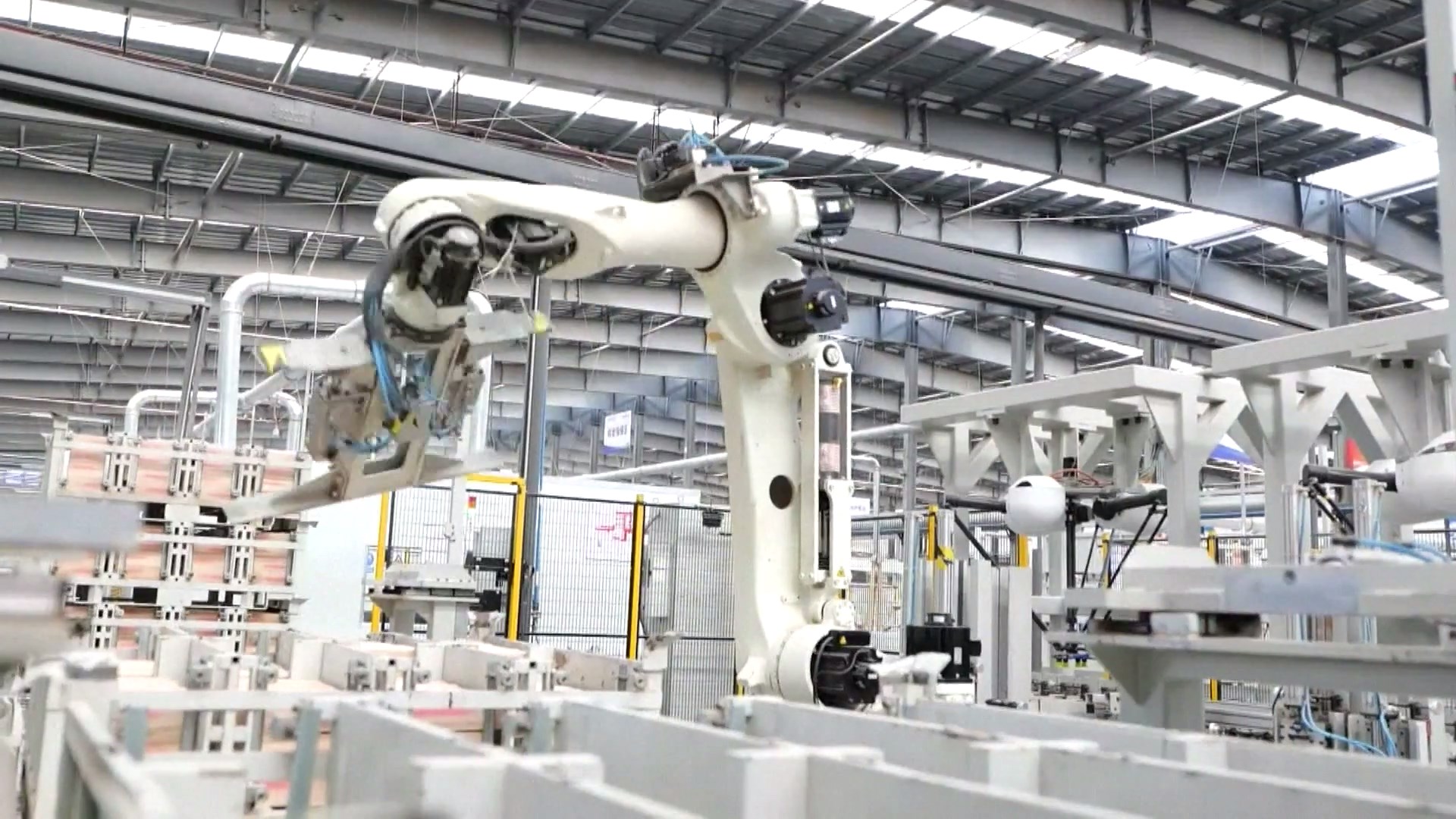 Industri ringan Tiongkok terus pulih dalam dua bulan pertama tahun ini