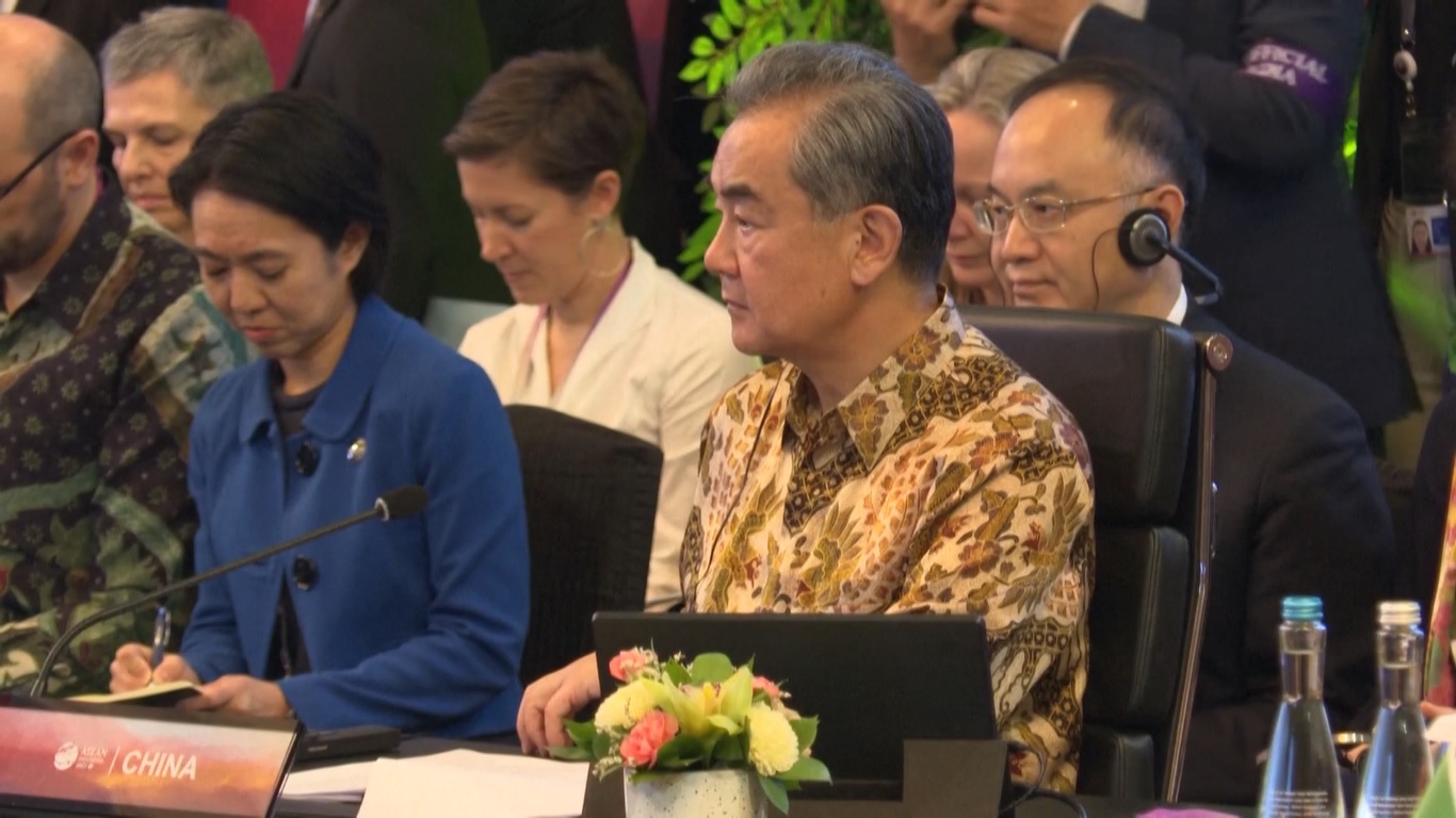 Wang Yi mengatakan bahwa KTT Asia Timur adalah mekanisme kerja sama dengan representasi yang luas dan pengaruh yang penting di kawasan Asia Pasifik