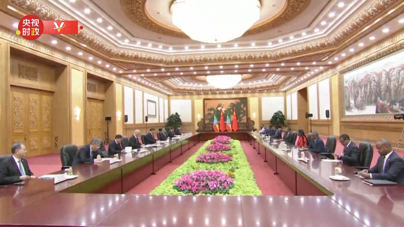 Ahmed tiba di Beijing pada hari Senin (16/10) untuk menghadiri Forum Sabuk dan Jalan ketiga untuk Kerjasama Internasional yang dijadwalkan pada hari Selasa (17/10) dan Rabu (18/10)