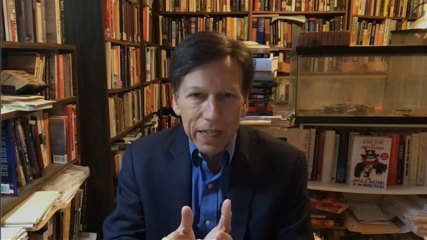 Kuznick mengatakan bahwa AS telah menggalang sekutu dan mitranya di kawasan Asia Pasifik