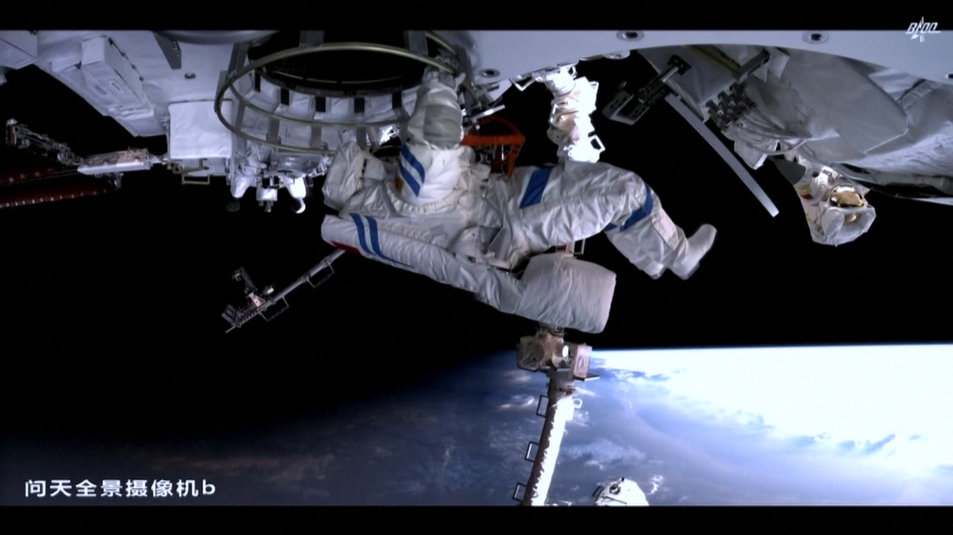 Tiongkok Kirim 6,5 Ton Pasokan ke Stasiun Luar Angkasa melalui Pesawat Kargo Tianzhou-9