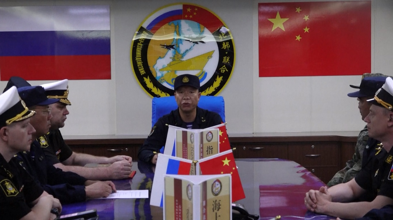 Latihan ini diadakan untuk meningkatkan kerja sama strategis antara kedua negara dan memperkuat kemampuan mereka untuk bersama-sama menjaga perdamaian dan stabilitas regional