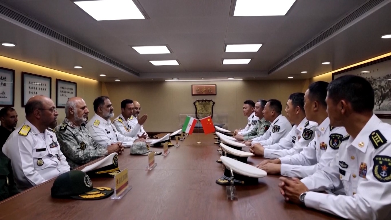 Latihan tersebut memperlihatkan angkatan laut Tiongkok