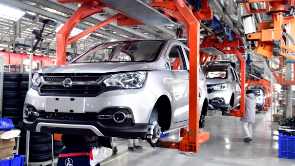 Perkembangan industri  kendaraan listrik Tiongkok telah memberikan kontribusi penting bagi respons global terhadap perubahan iklim serta transformasi hijau dan rendah karbon