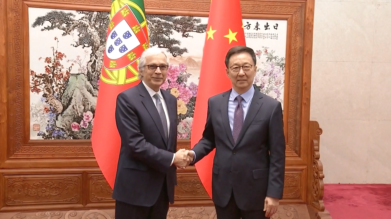 Wakil Presiden Tiongkok Bertemu dengan Ketua Parlemen Portugal