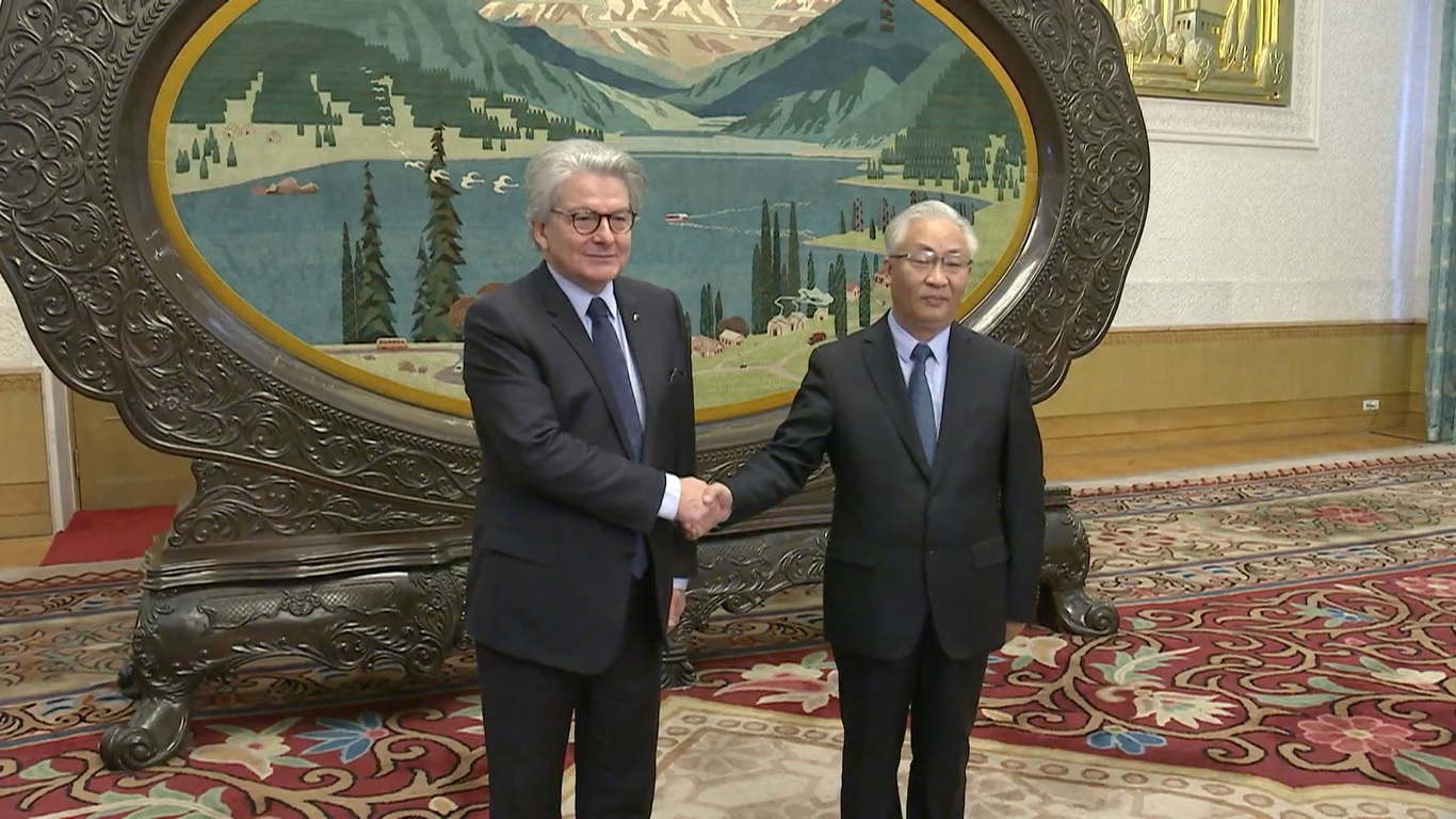 Zhang mengatakan bahwa Tiongkok bersedia untuk memperdalam kerja sama pragmatis dengan Uni Eropa dalam mempromosikan transformasi dan peningkatan industri