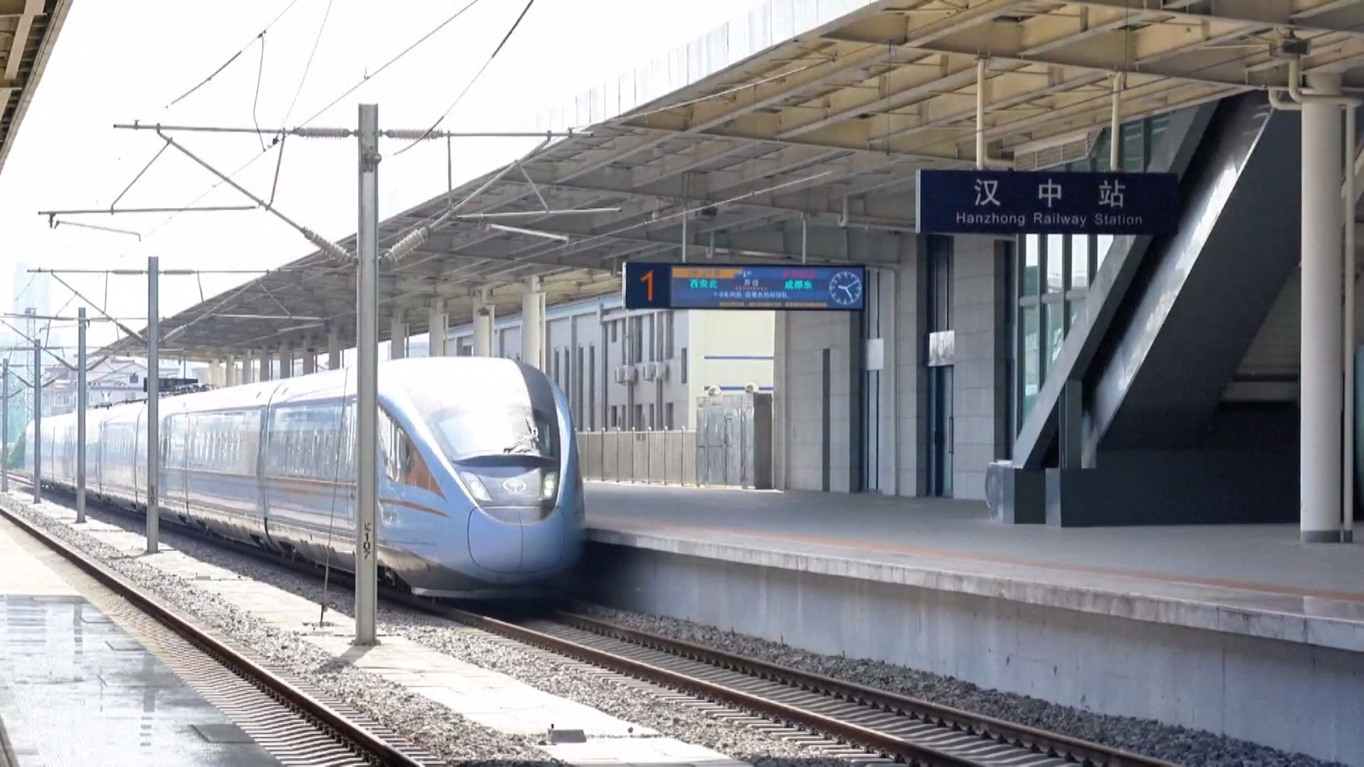 Jaringan transportasi Tiongkok akan melayani ratusan juta penumpang selama lima hari libur May Day yang dimulai Kamis