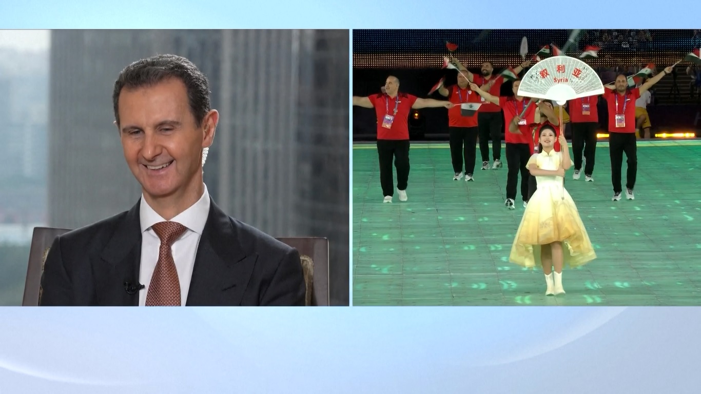 Selain sorak-sorai di stadion