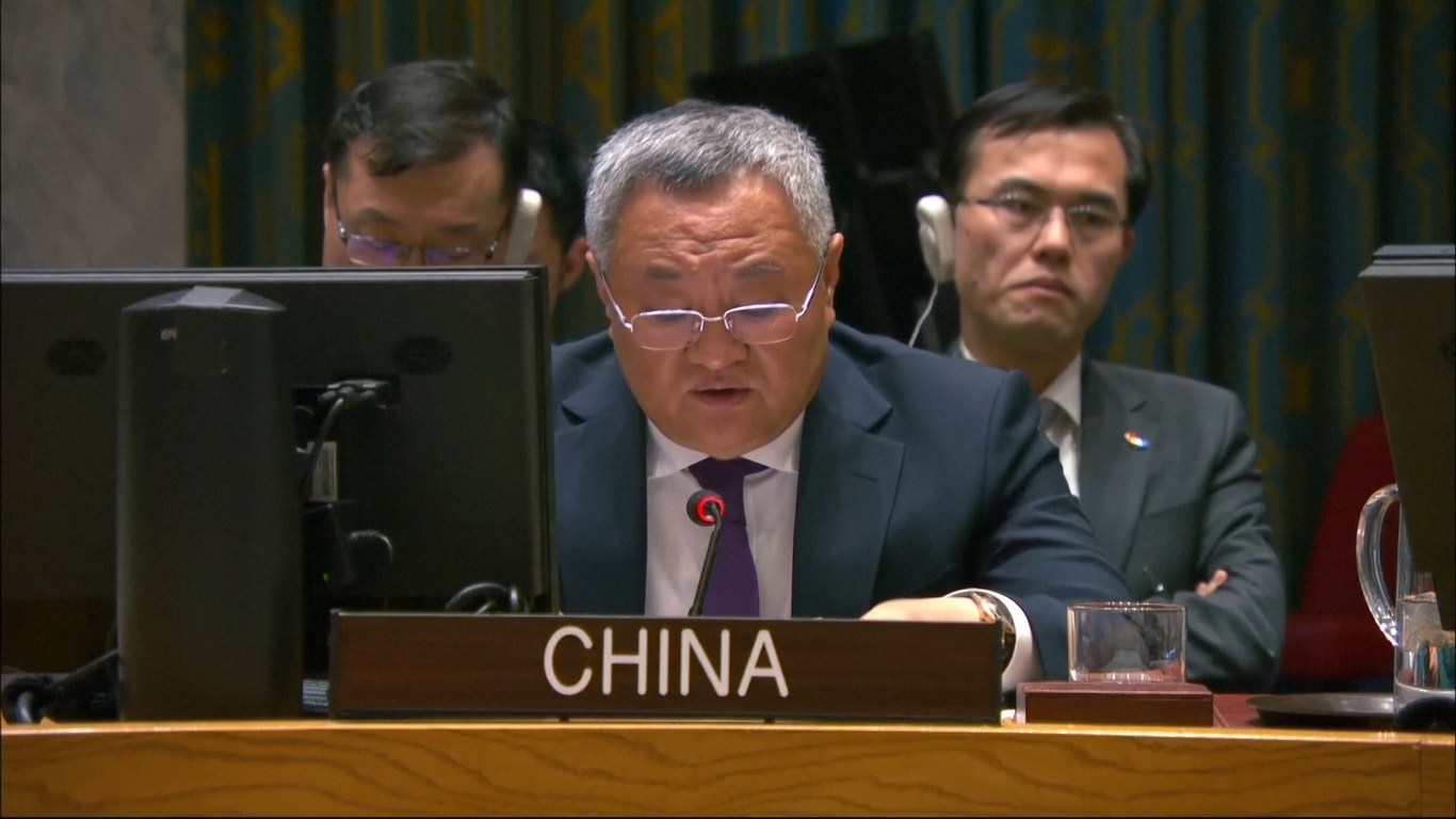 Tiongkok mendukung proses perdamaian yang dipimpin dan dimiliki Suriah yang memungkinkan rakyat Suriah menentukan masa depan negara mereka tanpa campur tangan eksternal