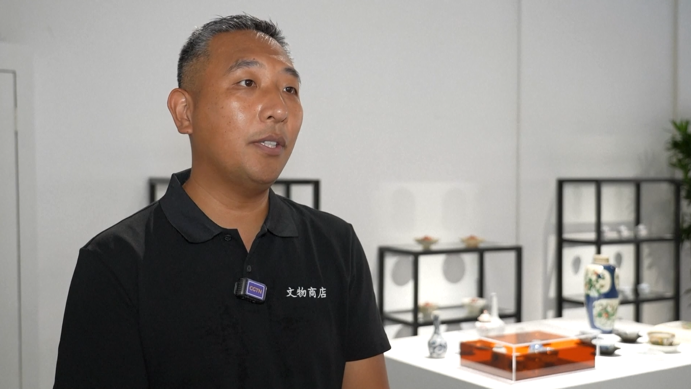 Proyek Peremajaan Kawasan Perkotaan Bantu Para Perajin Muda Lestarikan Seni Kerajinan Porselen Jingdezhen