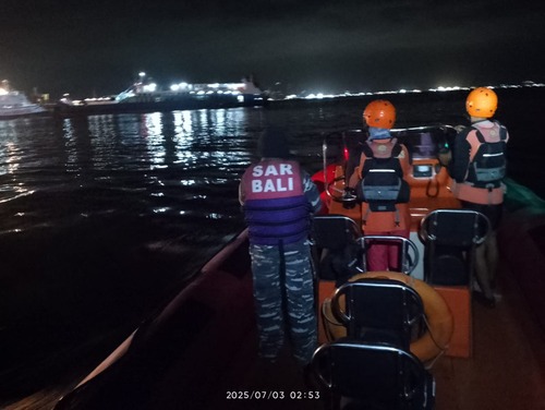 Tim SAR Gabungan Lakukan Pencarian KMP Tunu Pratama Jaya