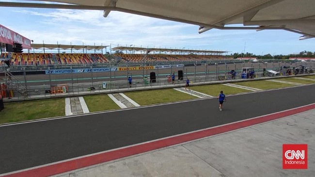 Hari pertama latihan bebas World Superbike (WSBK) Mandalika 2023 di Sirkuit Mandalika