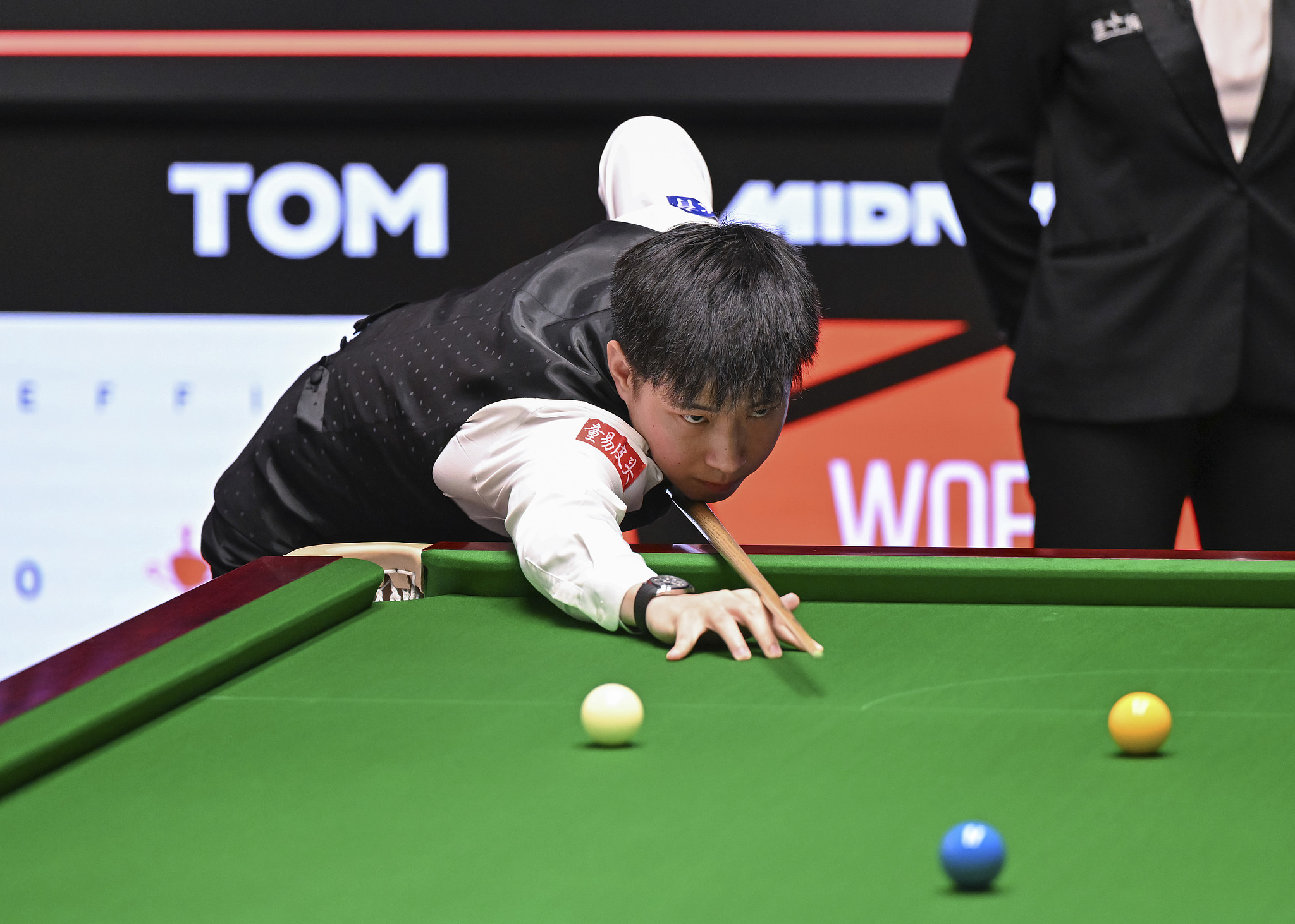 Setelah memimpin 12-4 setelah dua sesi pertama Zhao memastikan kemenangan di ronde ke-18 dan menjadi pemain Tiongkok keempat yang melaju sejauh itu di Kejuaraan Dunia setelah Fu Jiajun pada tahun 2006 Ding Junhui pada tahun 2016 dan 2017 serta Si Jiahui pada tahun 2023