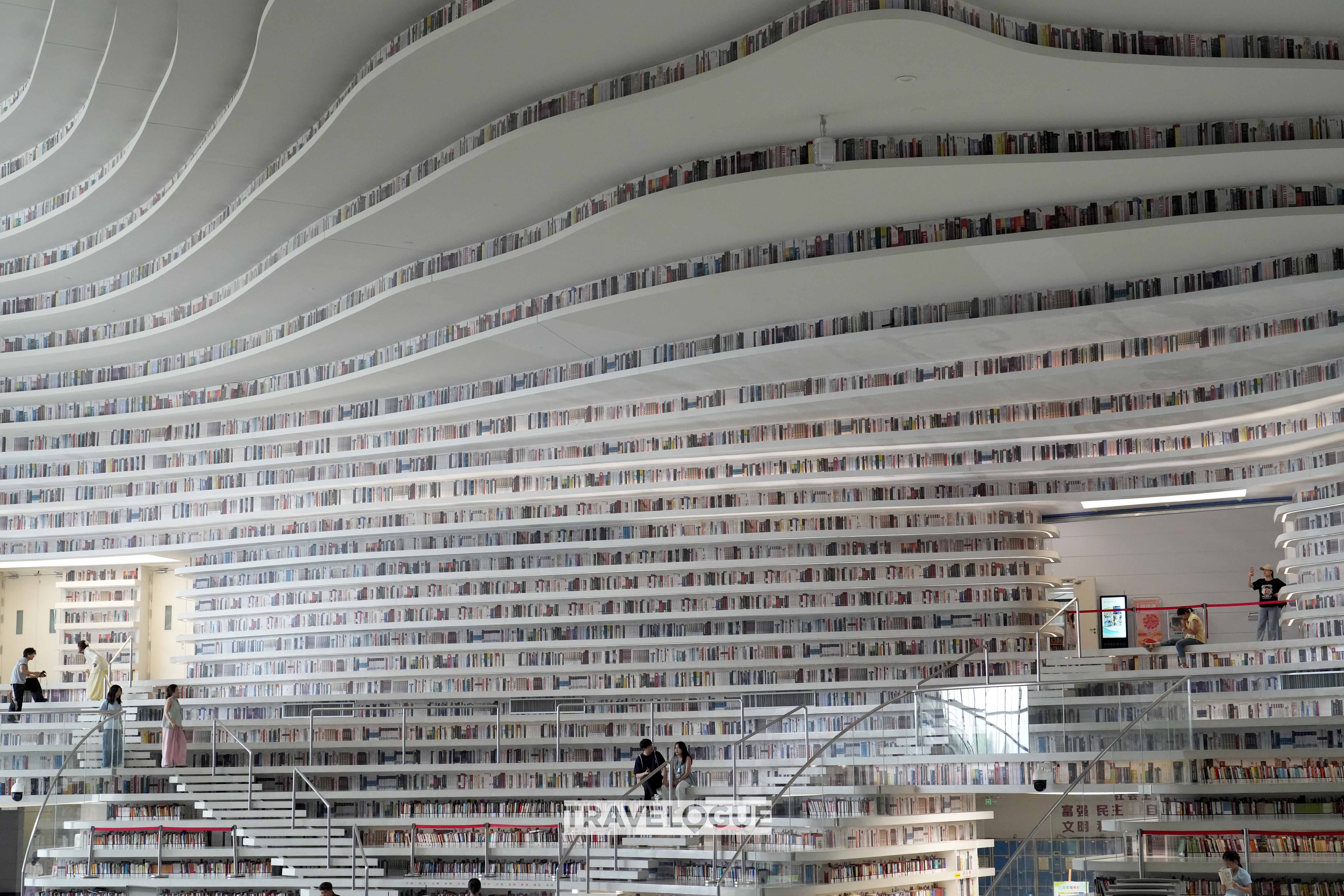 Perjalanan Fantastis Melalui Lautan Buku di Perpustakaan Tianjin Binhai