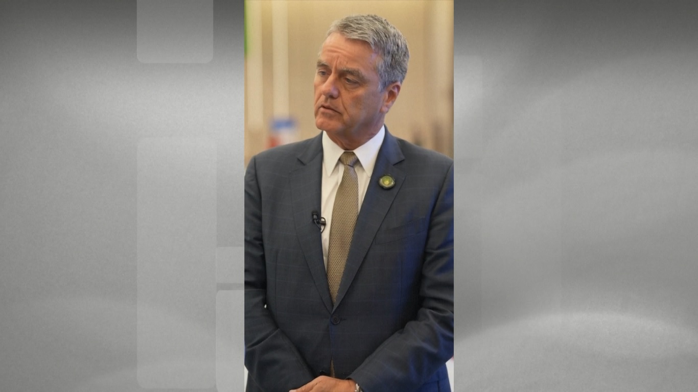 Roberto Azevedo juga mengatakan bahwa dua negara besar seperti Tiongkok dan AS harus berjalan pada posisi masing-masing untuk mencapai saling pengertian dan kesamaan