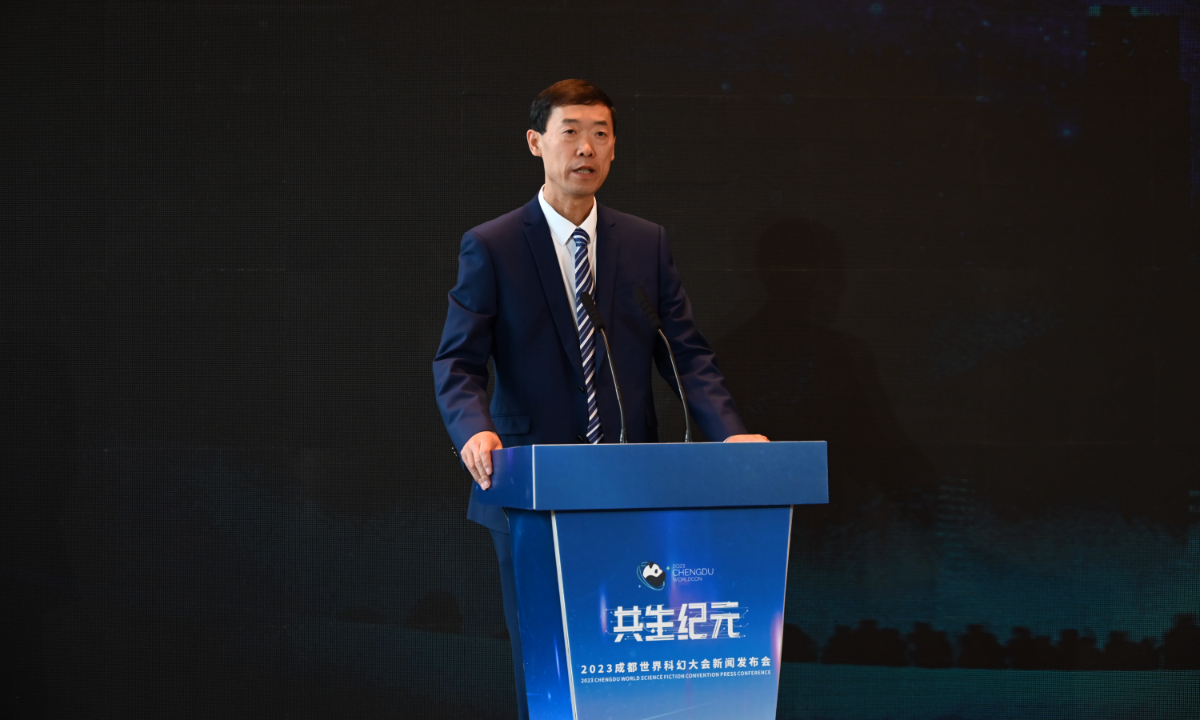 Yao telah menjadi tokoh kunci di balik penerbitan beberapa karya luar biasa di Science Fiction World dalam beberapa tahun terakhir