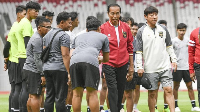 Dinamika sepak bola Indonesia sering menjadi sorotan di era kepemimpinan Presiden RI Joko Widodo (Jokowi)