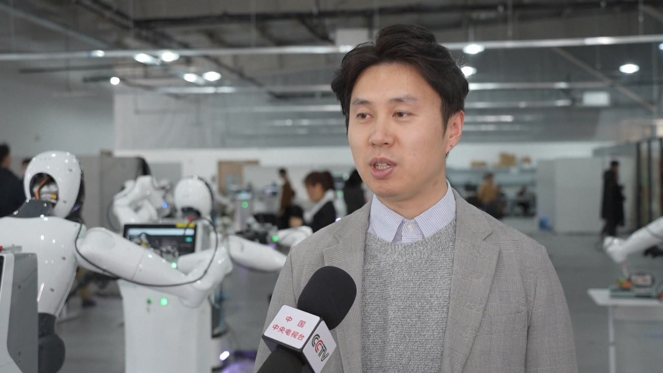 Algoritma terbaru yang dikembangkan oleh Laboratorium Kecerdasan Buatan Shanghai memungkinkan robot humanoid untuk bangkit dengan cepat dan stabil dari berbagai posisi