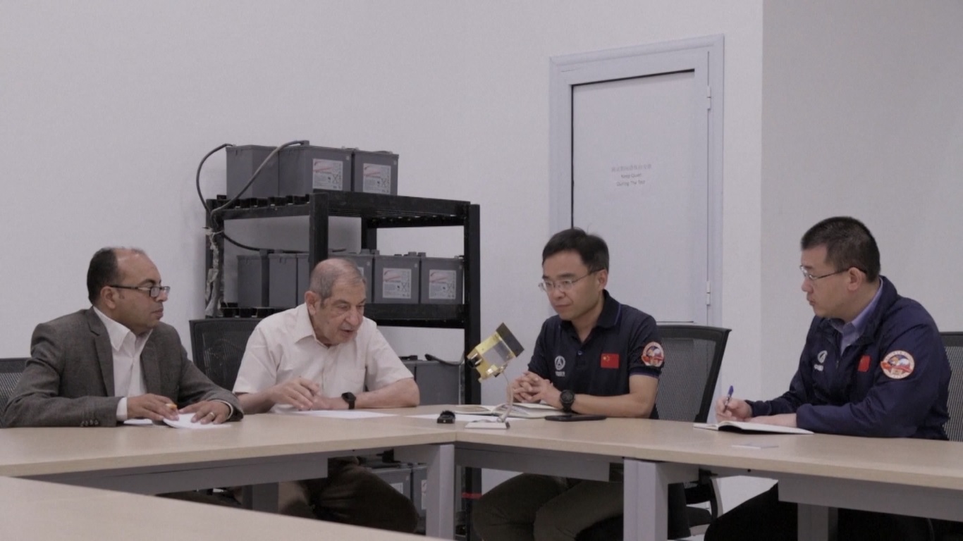 Kedua negara juga akan bekerja sama dalam demonstrasi dan penelitian stasiun penelitian bulan internasional