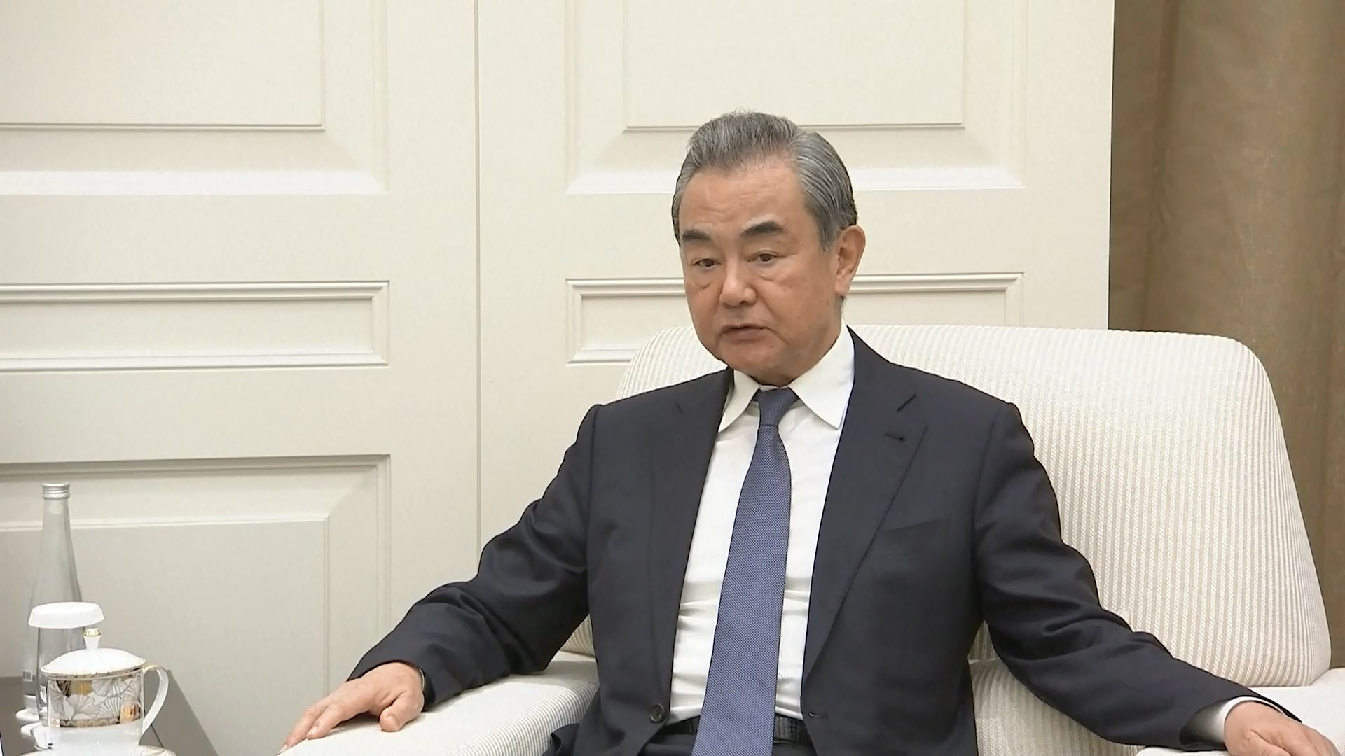 Wang meminta kedua belah pihak untuk melakukan upaya bersama untuk memperdalam kerja sama di berbagai bidang