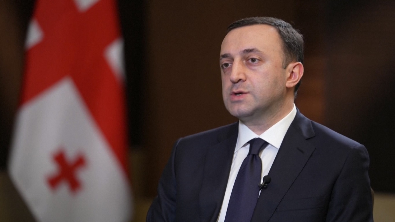 Pemimpin politik Georgia ini juga mengunjungi Pusat Penelitian Penangkaran Panda Raksasa di Chengdu