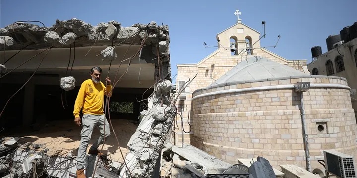 Tank Israel Bombardir Satu-Satunya Gereja Katolik di Gaza, 3 Orang Tewas dan Puluhan Luka