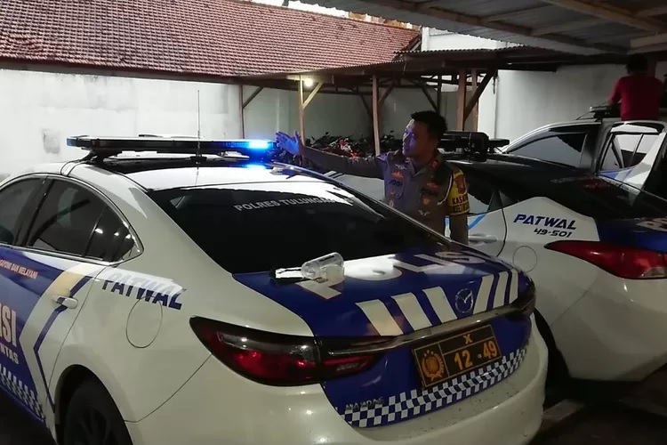 Hal ini merupakan respons kritikan budayawan Sujiwo Tejo