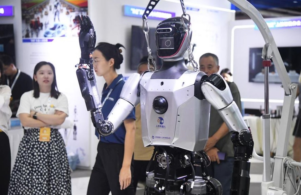 Tiongkok Mendorong Robot Humanoid Masuk ke Pekerjaan di Dunia Nyata