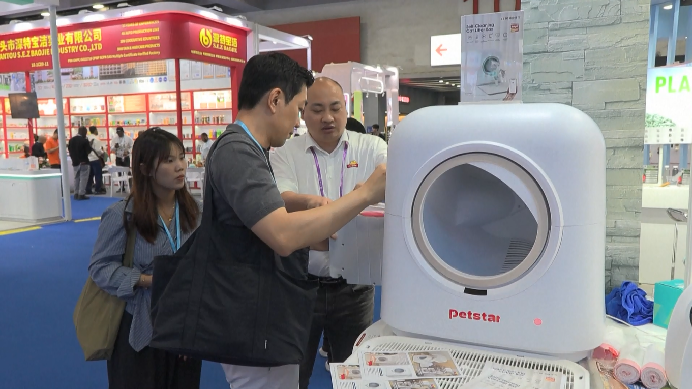 Gadget Pintar untuk Hewan Peliharaan Curi Perhatian di Canton Fair