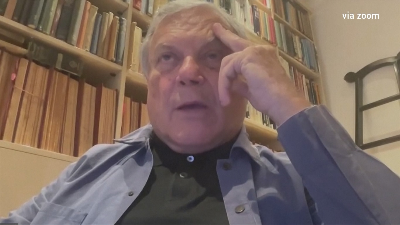 Sorrell juga menawarkan wawasan tentang dinamika ekonomi dunia yang terus berkembang