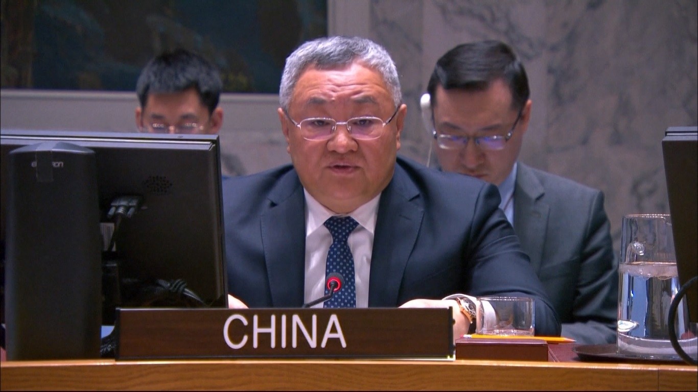 Fu menekankan bahwa masyarakat internasional harus memperkuat solidaritas dan tindakan terkoordinasi untuk mendukung dan membantu Suriah dalam mencapai stabilitas dan pembangunan